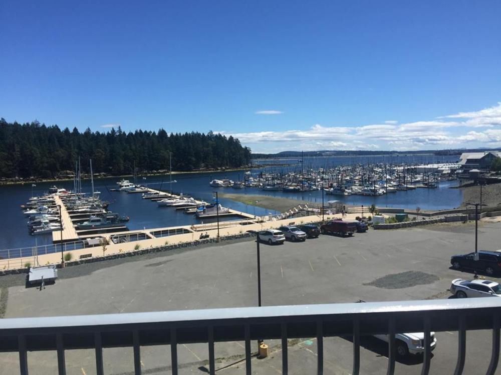 The Waterfront Suites And Marina Nanaimo Esterno foto