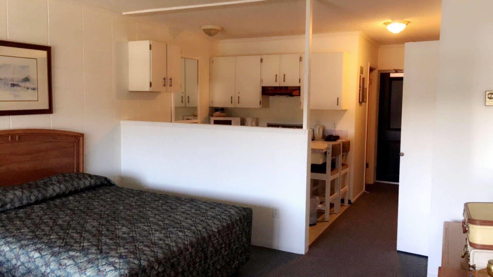 The Waterfront Suites And Marina Nanaimo Esterno foto
